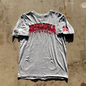 Nebraska Cornhuskers Football Men’s Medium Gray Embroidered Short Sleeve T-Shirt